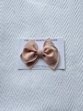 Vintage rose fable bow