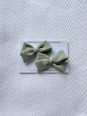 Spring green waffle knit classic hand tied bow