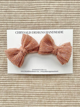Load image into Gallery viewer, Blush mini sparkle bow