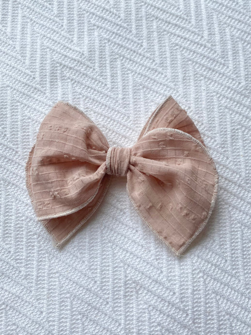 Blush textured fable bow
