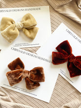 Load image into Gallery viewer, Velvet bow in acorn